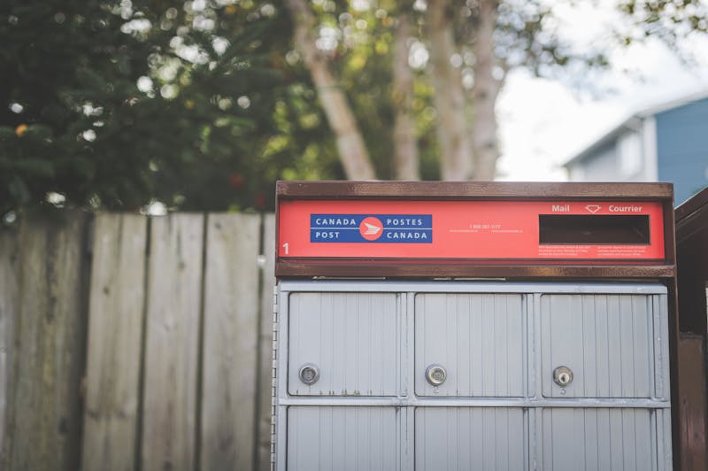 Mystery Box Saskatchewan — Liquidation Boxes for Resellers Across Saskatchewan